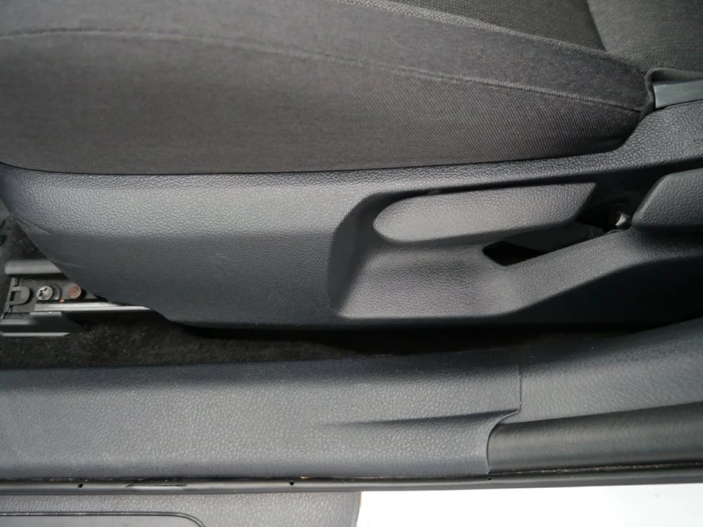 Certified Used 2025 Silver Toyota LE image 15