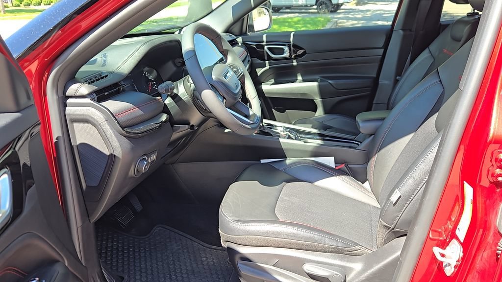 Used 2025 Red Hot Pearlcoat Jeep Trailhawk image 6