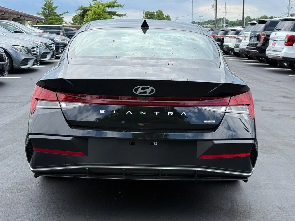 Used 2025 Black Hyundai Limited image 5