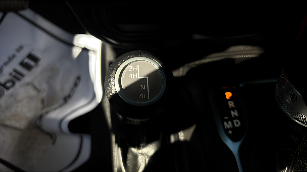 Used 2025 White Jeep Nighthawk image 34
