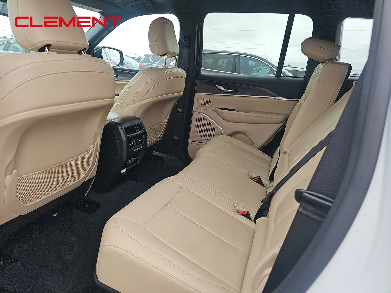 Used 2022 White Jeep 4xe image 4
