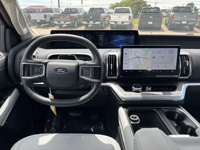 New 2026 Star White Metallic Tri-Coat Ford Platinum® image 29