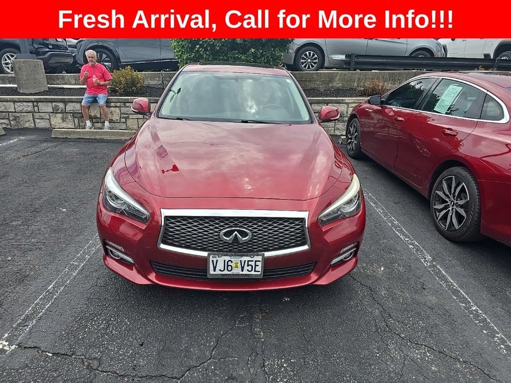 Used 2016 Red INFINITI 2.0t Base image 2