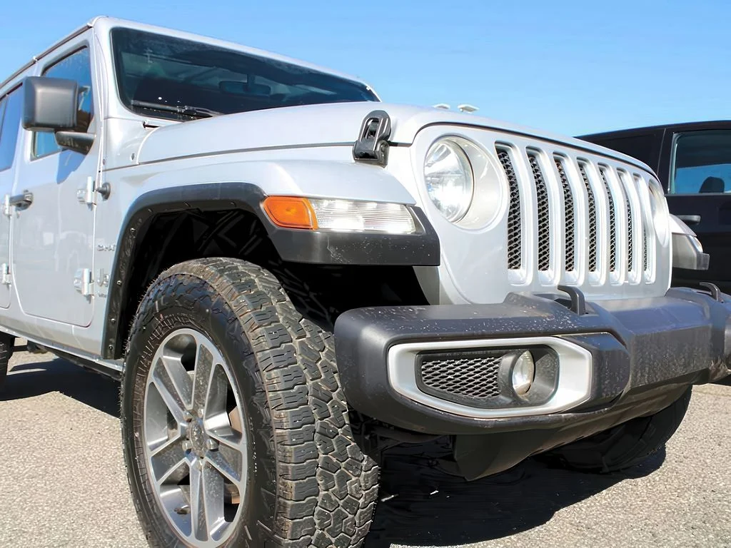 Used 2023 Silver Zynith Jeep Sahara image 24