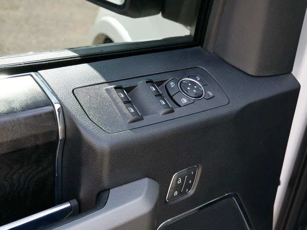 Used 2018 White Ford Platinum image 16