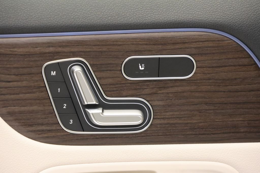 New 2026 Polar White Mercedes-Benz GLA 250 image 33