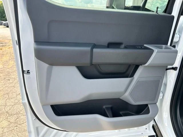 New 2026 Oxford White Ford F-450® XL image 17