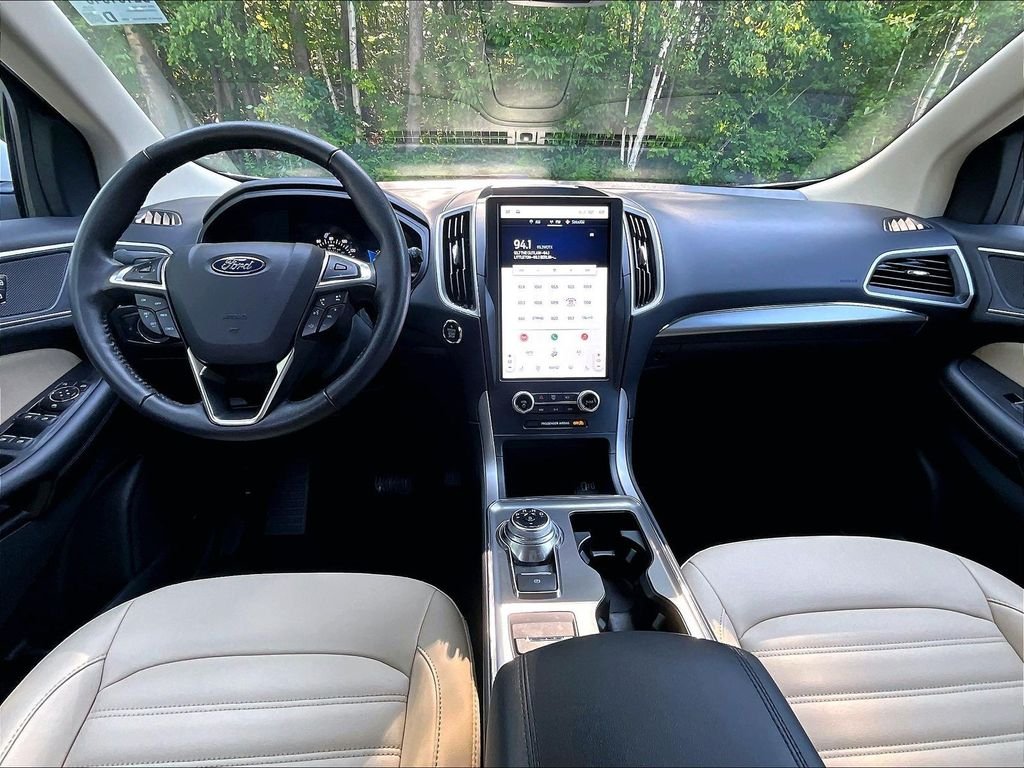 Used 2022 White Ford SEL image 21