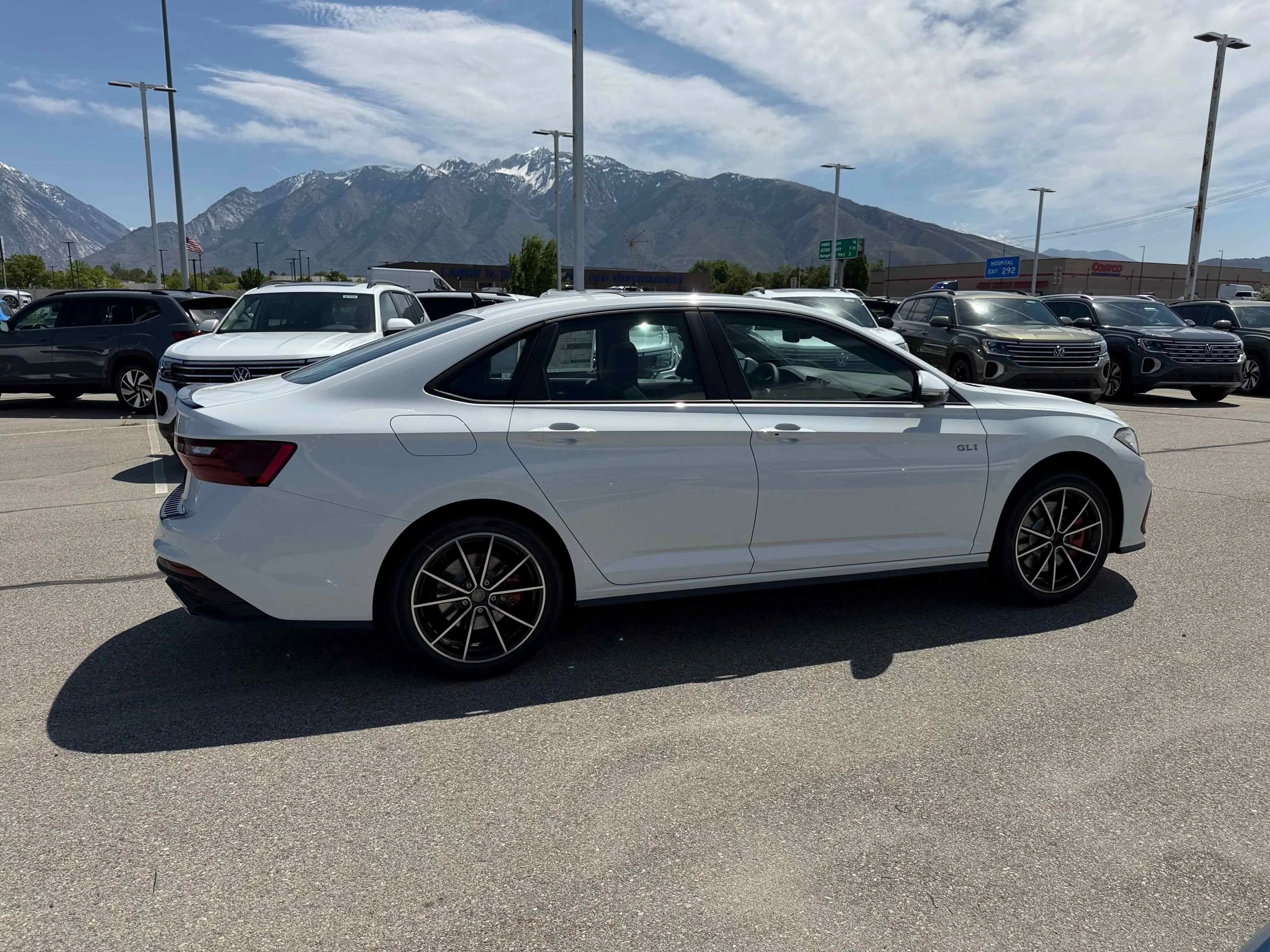 New 2026 Pure White Volkswagen Autobahn image 8