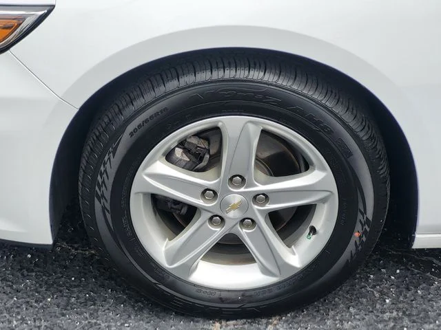 Used 2023 White Chevrolet LS image 8