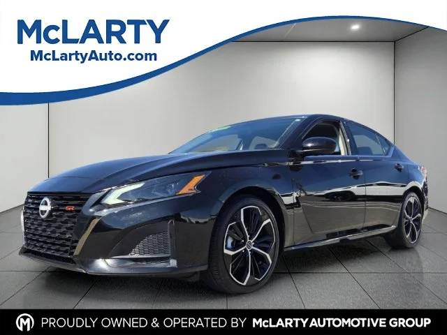 Used 2025 Super Black NISSAN 2.5 SR image 1