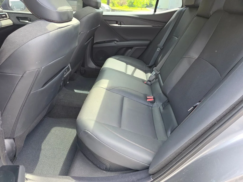 Certified Used 2025  Toyota XLE image 21
