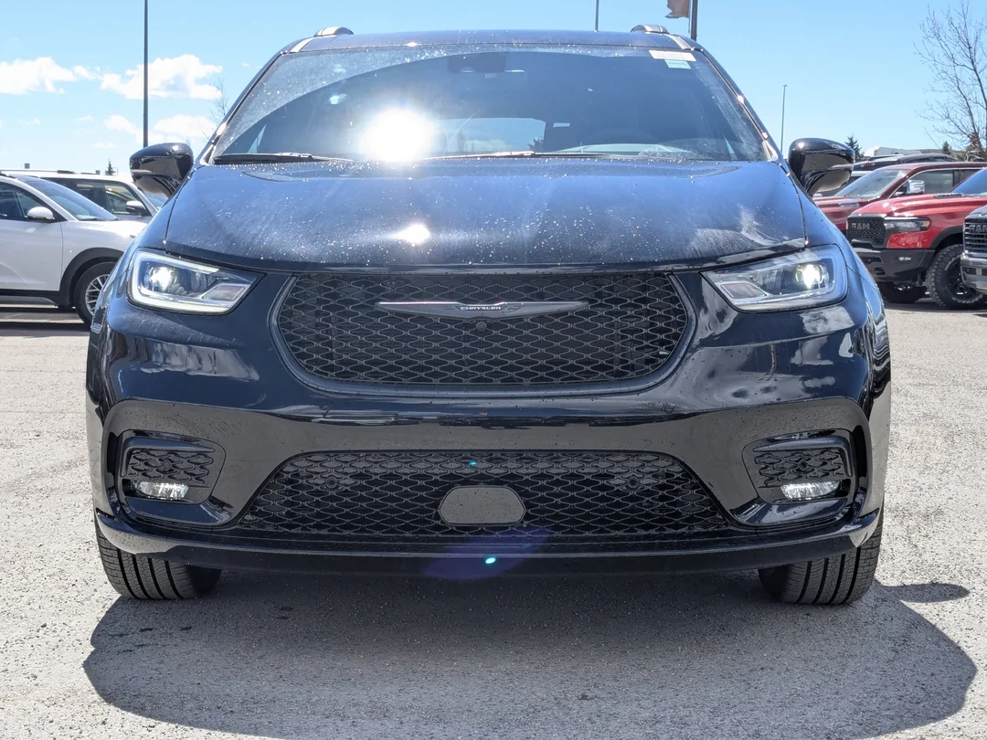 New 2026 Black Chrysler Select - - AWD - 3.6L Pentastar VVT V6 - S Appearance Pkg w/ 20 Whls & More! image 3