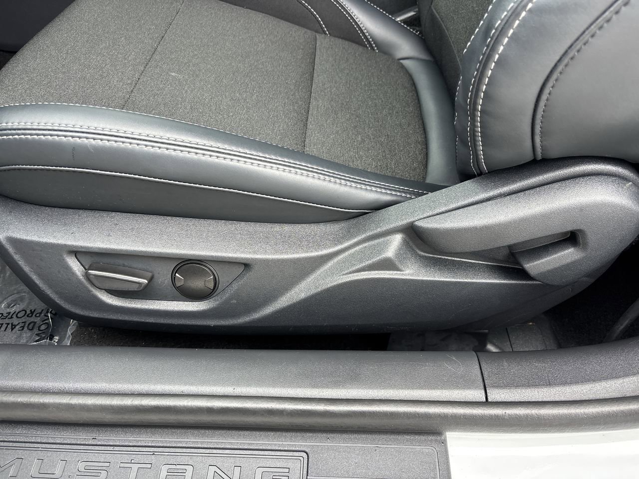Used 2024 Oxford White Ford EcoBoost image 18