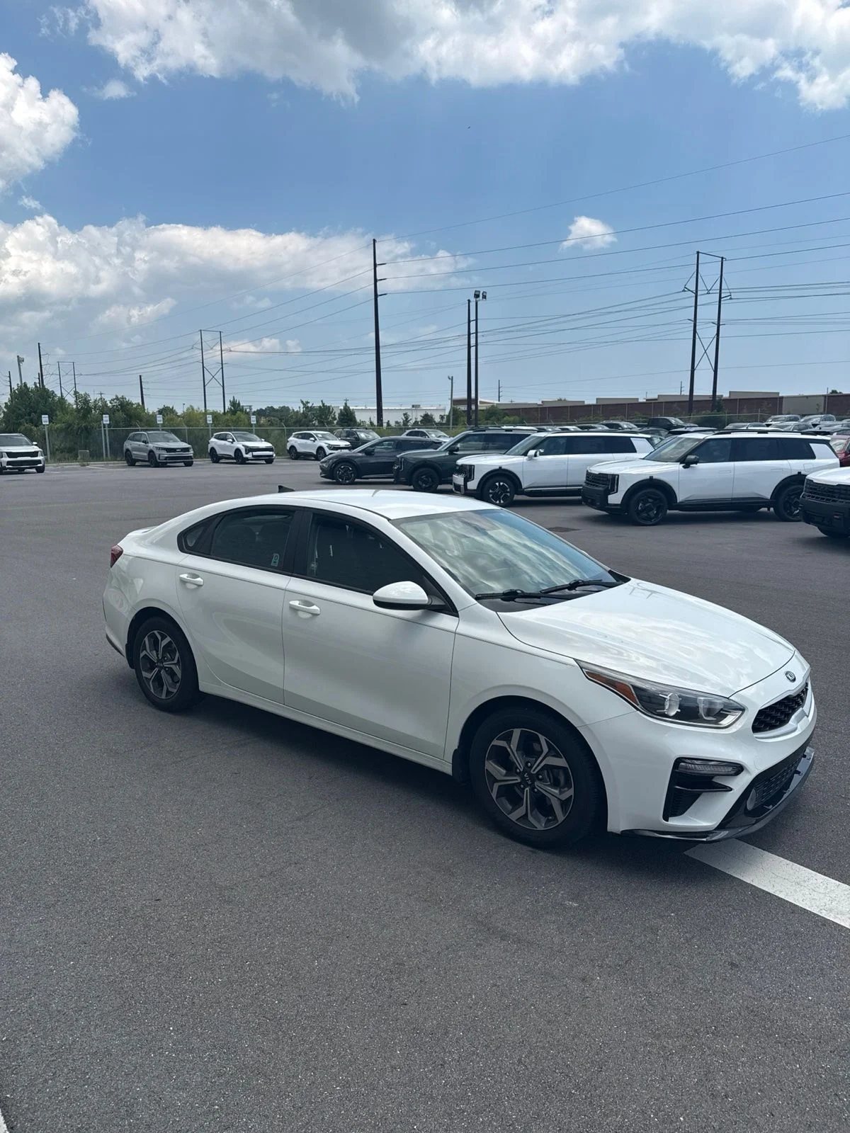 Used 2020 Clear White Kia LXS image 4