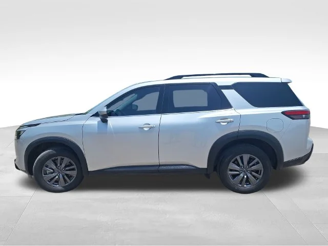 Used 2025 Silver Nissan SV image 5