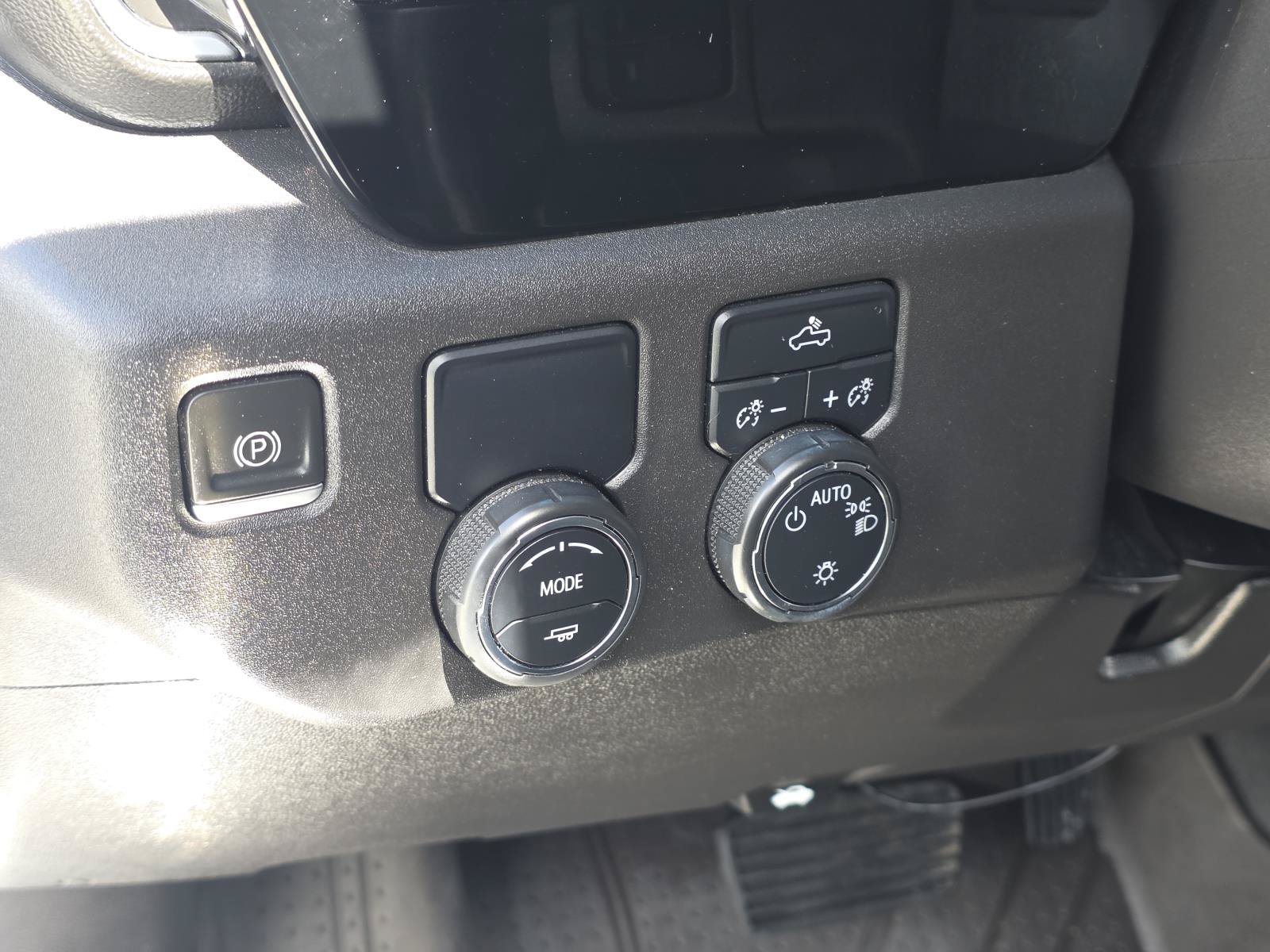 Used 2022 Summit White Chevrolet LT image 22