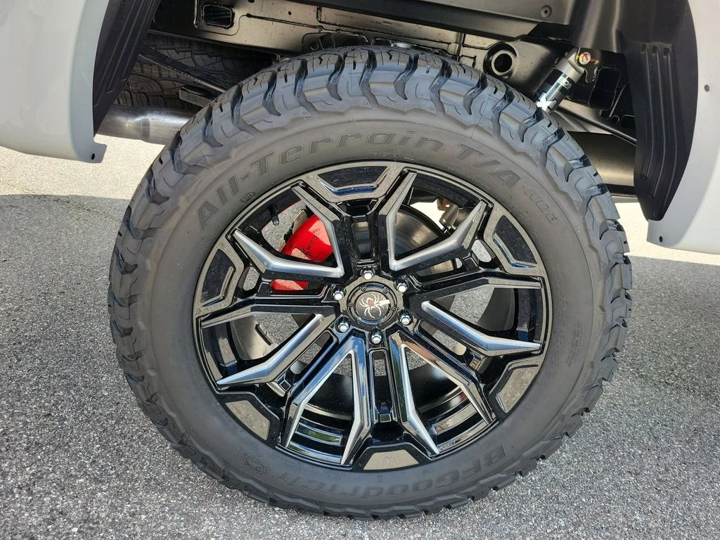 New 2026 Oxford White Ford XLT image 6