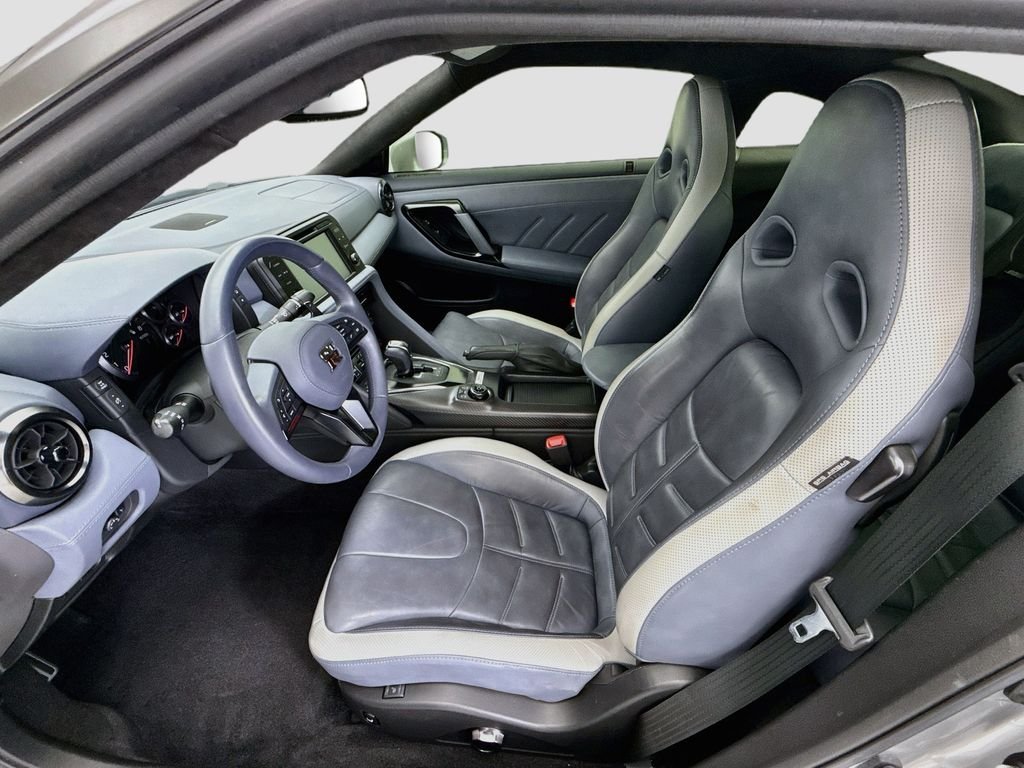 Used 2020 Super Silver Nissan Premium image 18