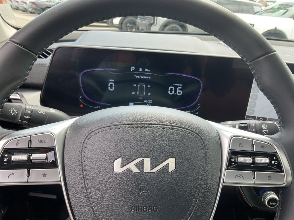 Certified Used 2024 Ebony Black Kia S image 33