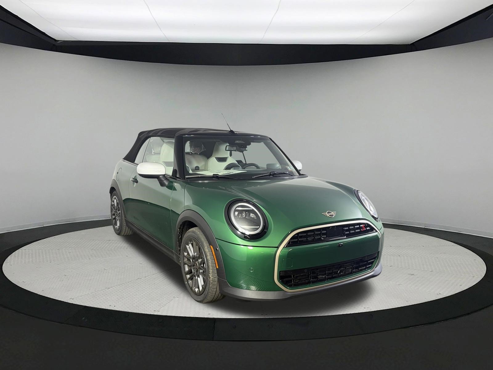 New 2026 British Racing Green IV Metallic MINI Iconic image 5