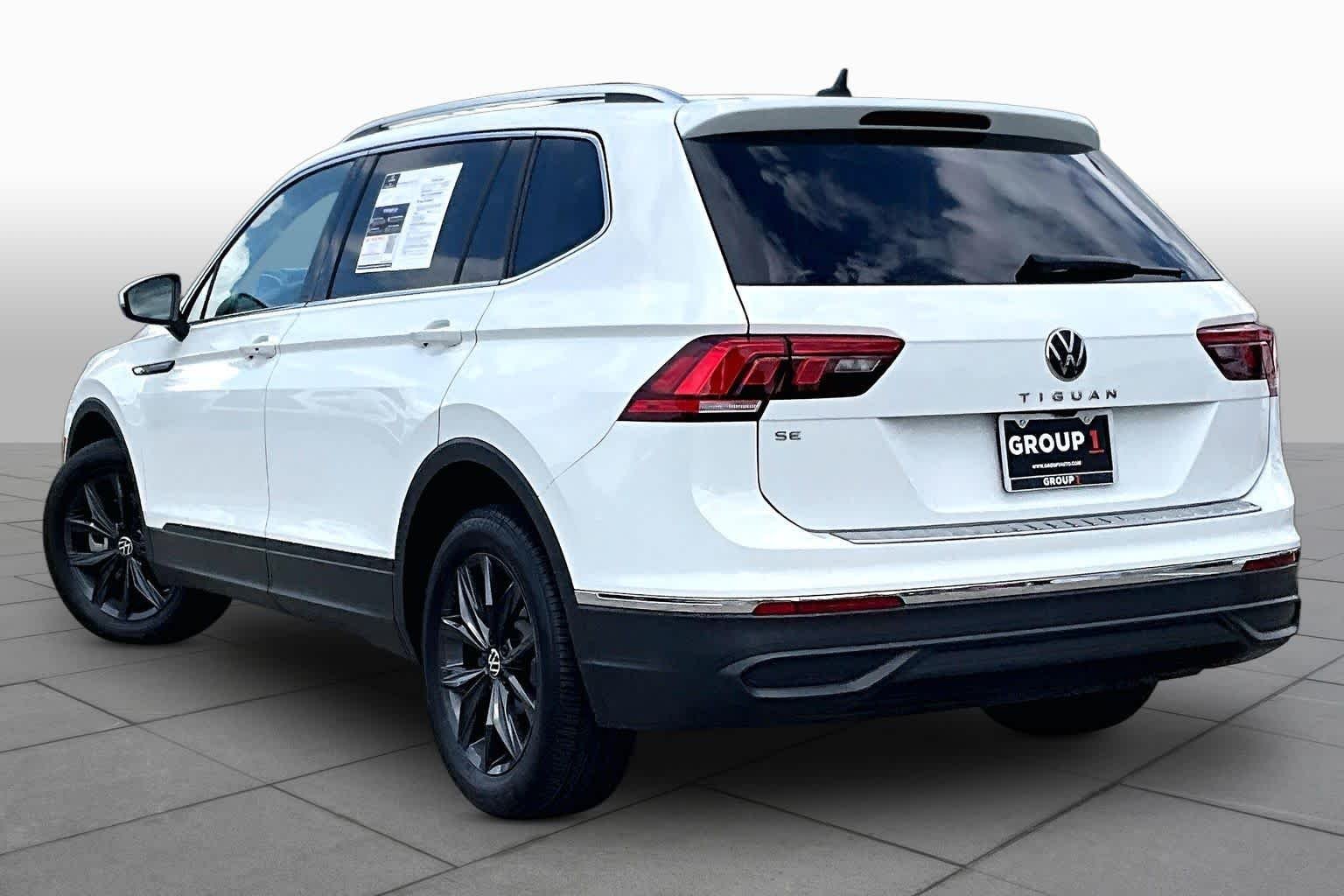 Used 2024 Pure White Volkswagen SE image 11