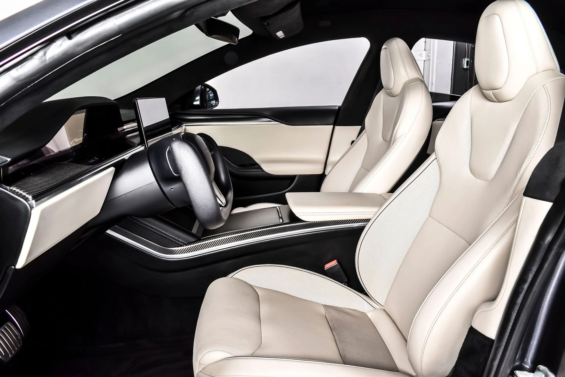 Used 2021 Midnight Silver Metallic Tesla Plaid image 14