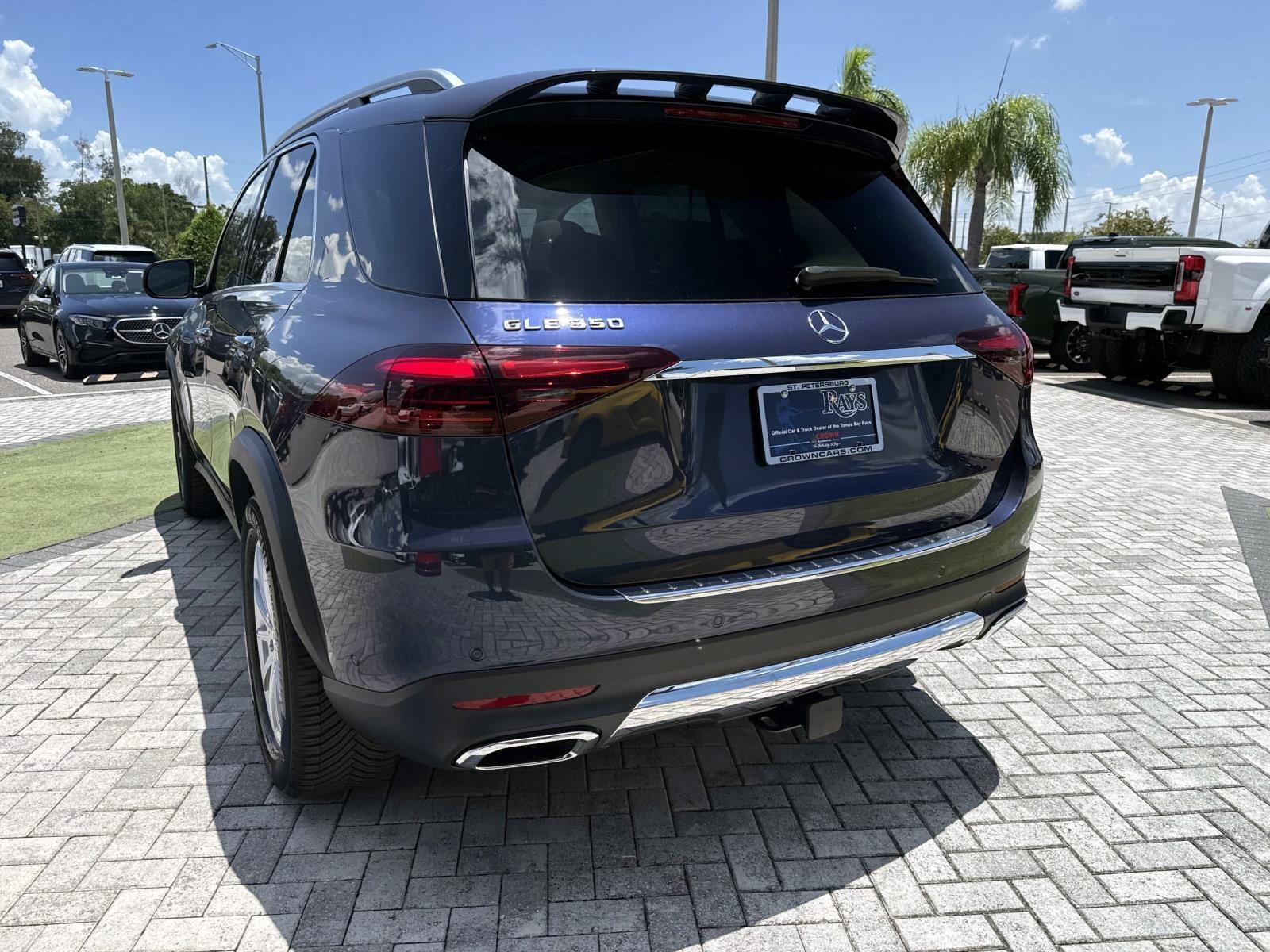 New 2026 Twilight Blue Metallic Mercedes-Benz 350 SUV image 9