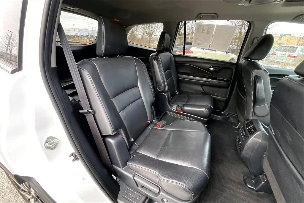 Used 2021 White Honda Touring image 27