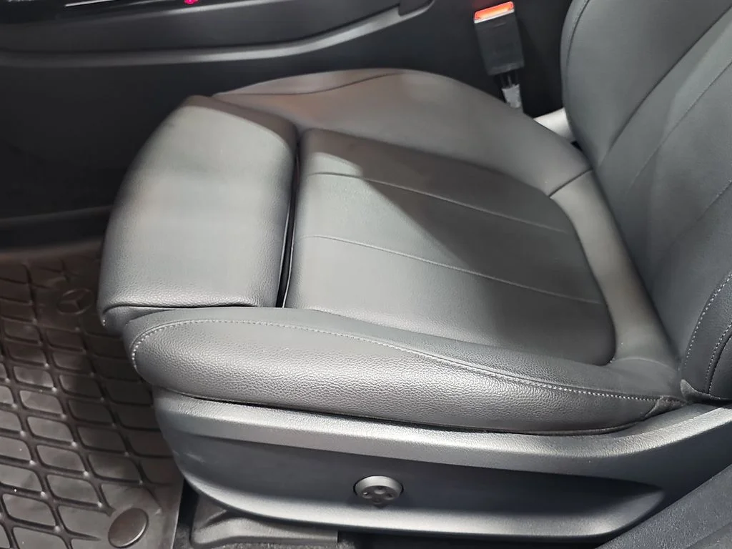Used 2024  Mercedes-Benz CLA 250 image 31