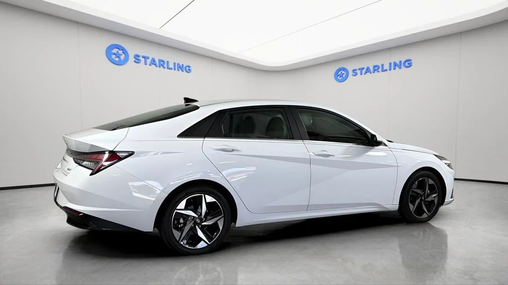 Used 2022 White Hyundai Limited image 11