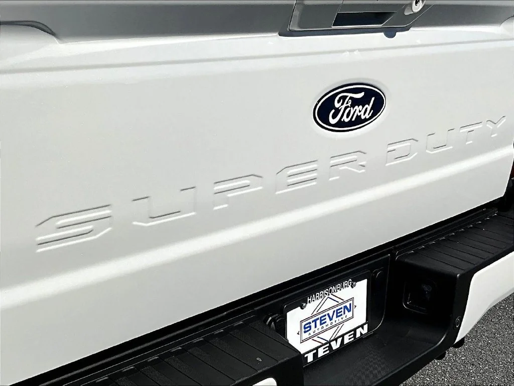 New 2027 White Ford Lariat image 9