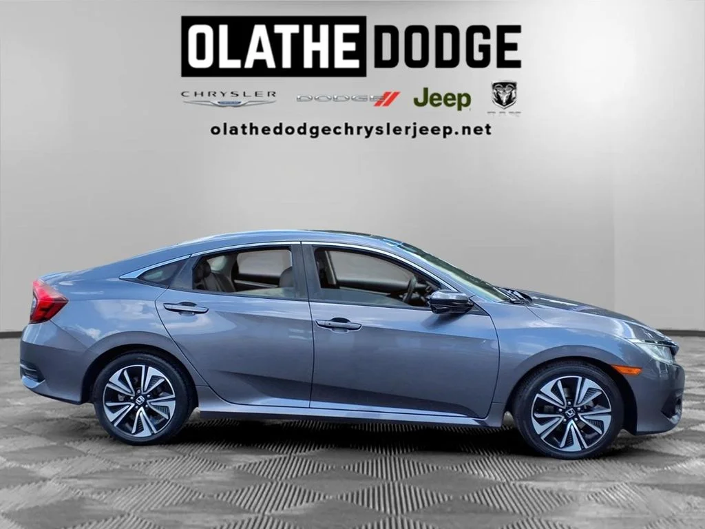 Used 2017  Honda EX-L image 27
