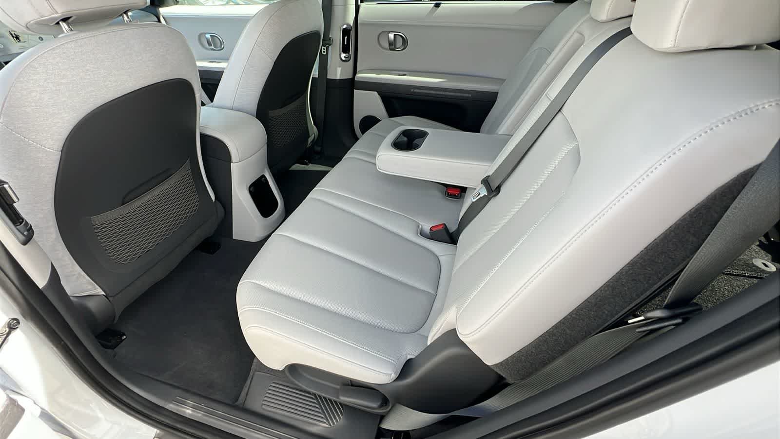Certified Used 2023 Atlas White Hyundai Limited image 24