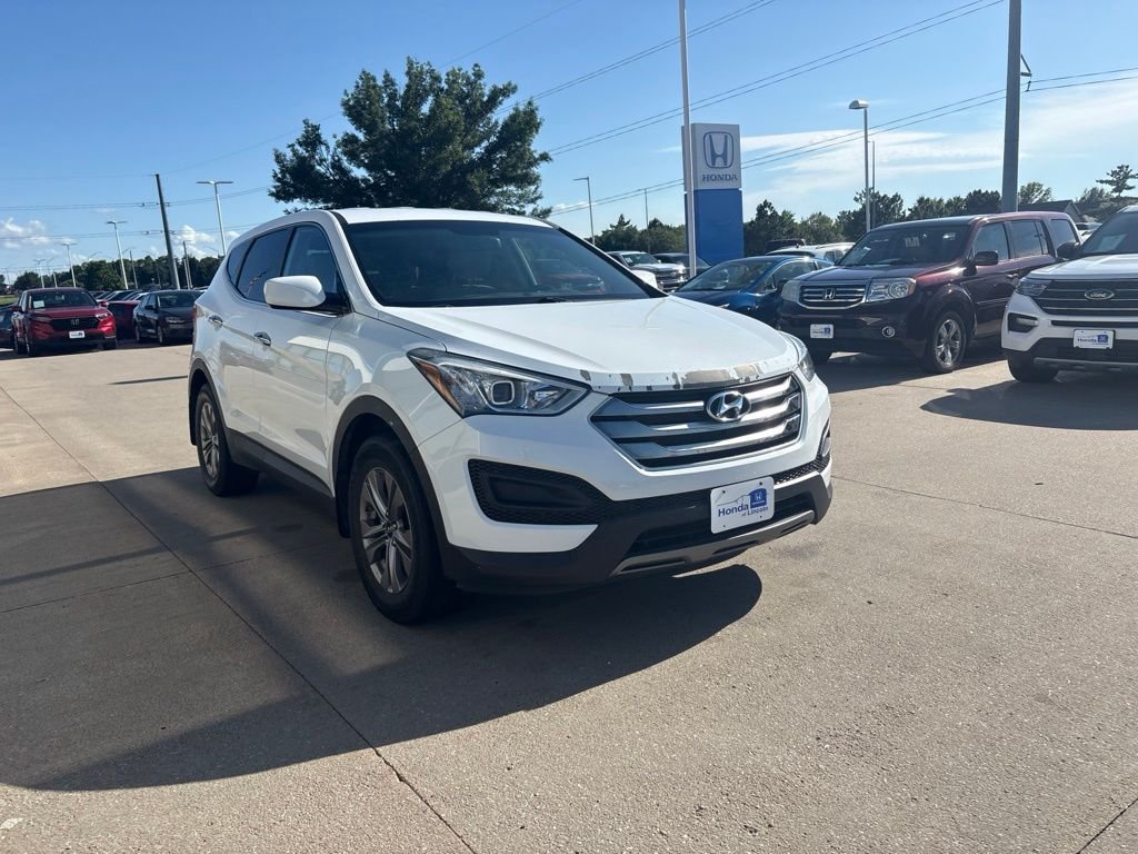 Used 2016 White Hyundai 2.4 Base image 3