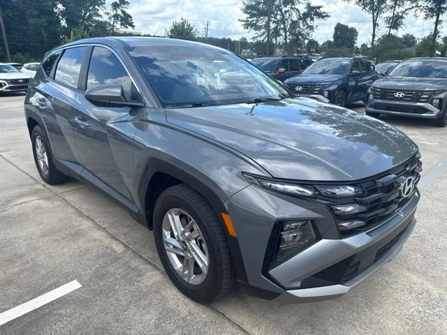 Used 2025 Gray Hyundai SE image 1