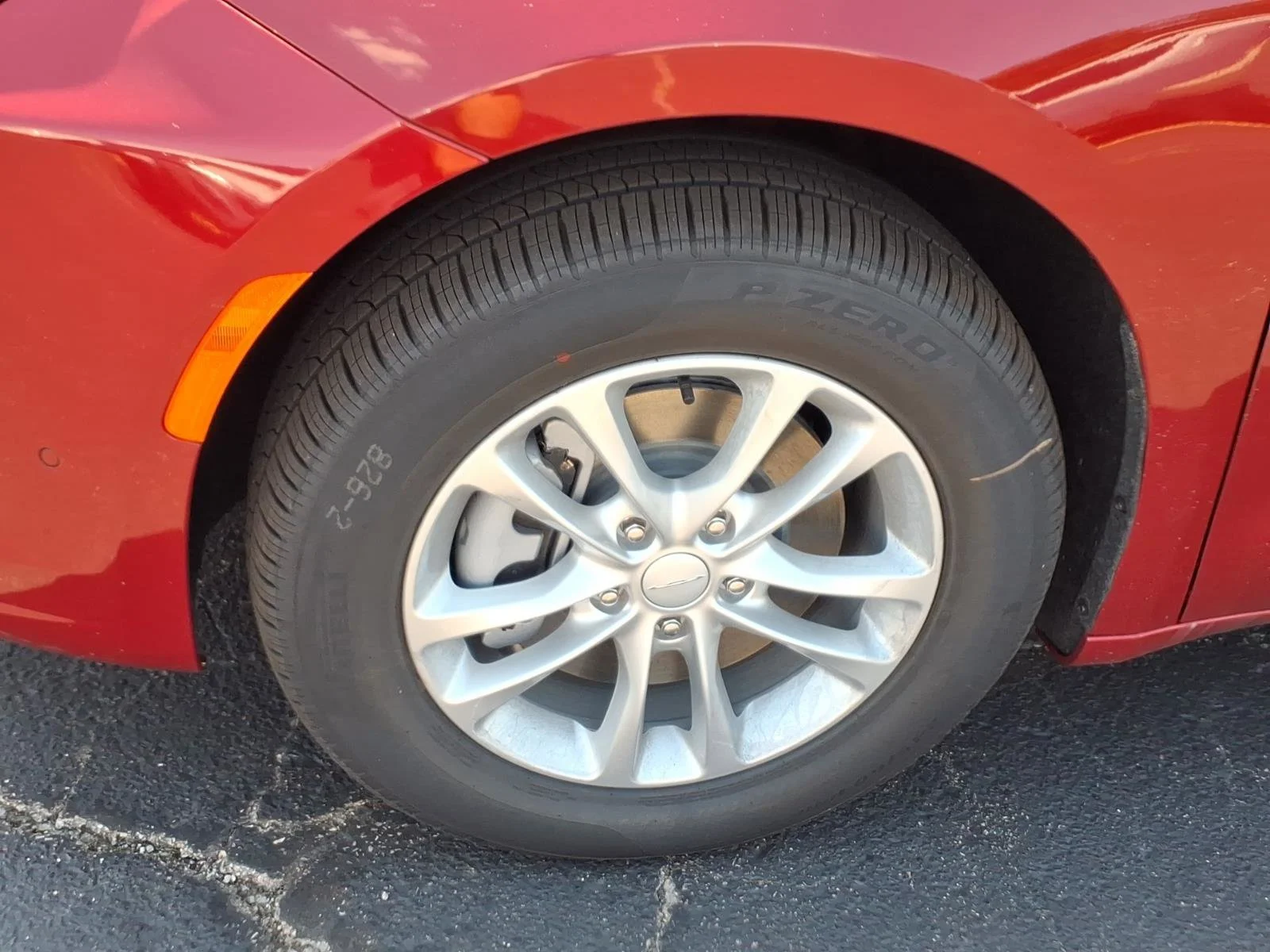 New 2027 Red Hot Pearl-Coat Exterior Paint Chrysler Select image 23