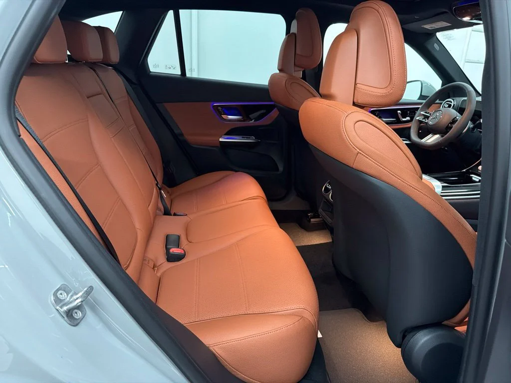 New 2027 White Mercedes-Benz GLC 300 image 26