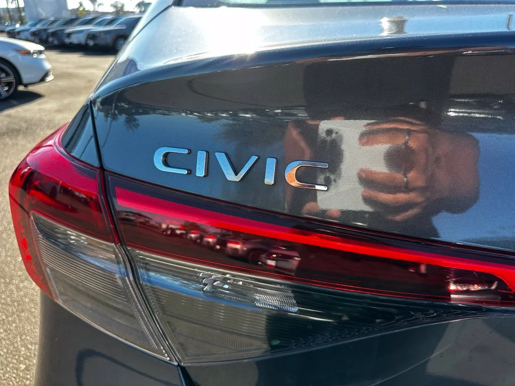 Used 2023 Gray Honda LX image 9