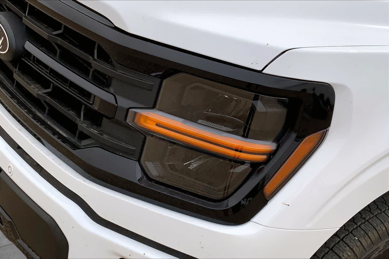 New 2026 Oxford White Ford XLT image 13