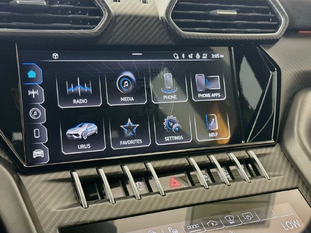 Used 2023 Gray Lamborghini Performante image 15