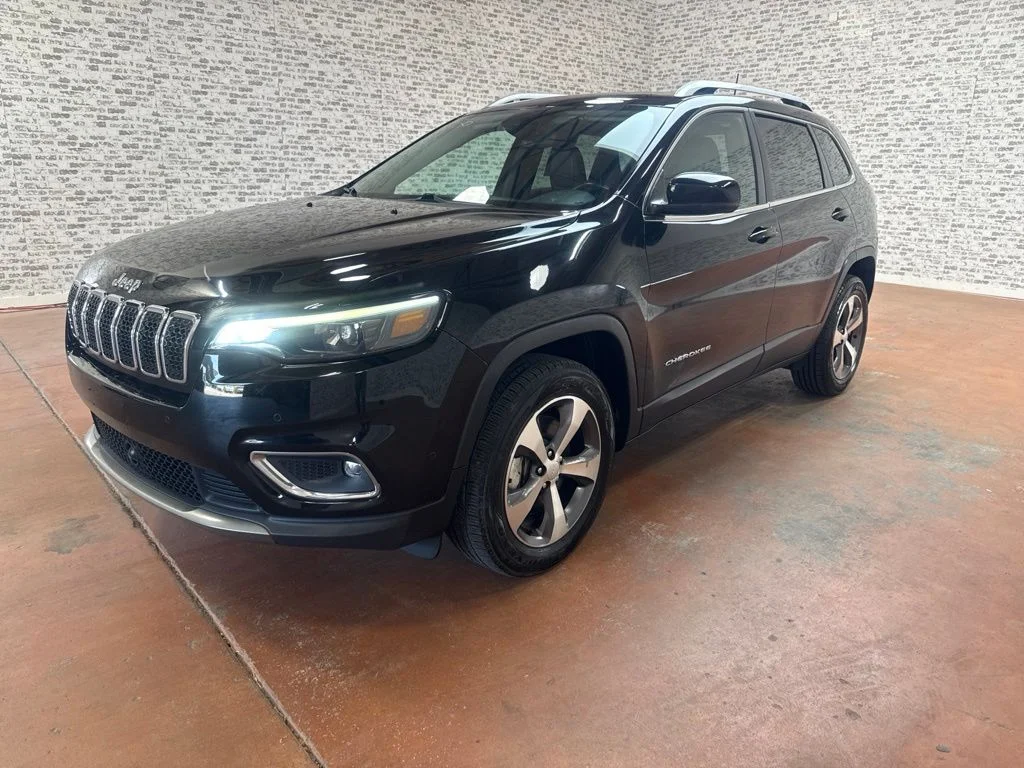 Used 2021 Black Jeep Limited image 3