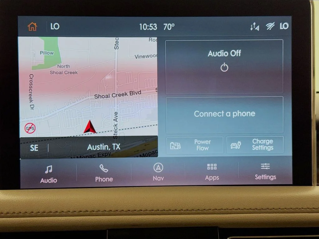 Used 2020 White Metallic Lincoln Grand Touring image 19