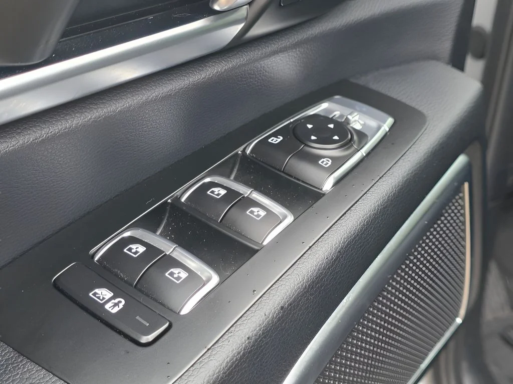 Used 2025 Wolf Gray Kia SX-Prestige X-Line image 20