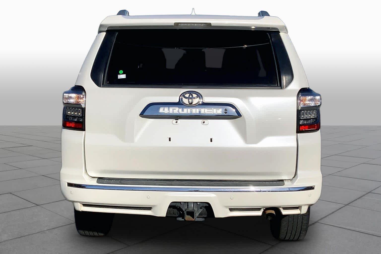 Used 2014 Blizzard Pearl Toyota Limited image 5