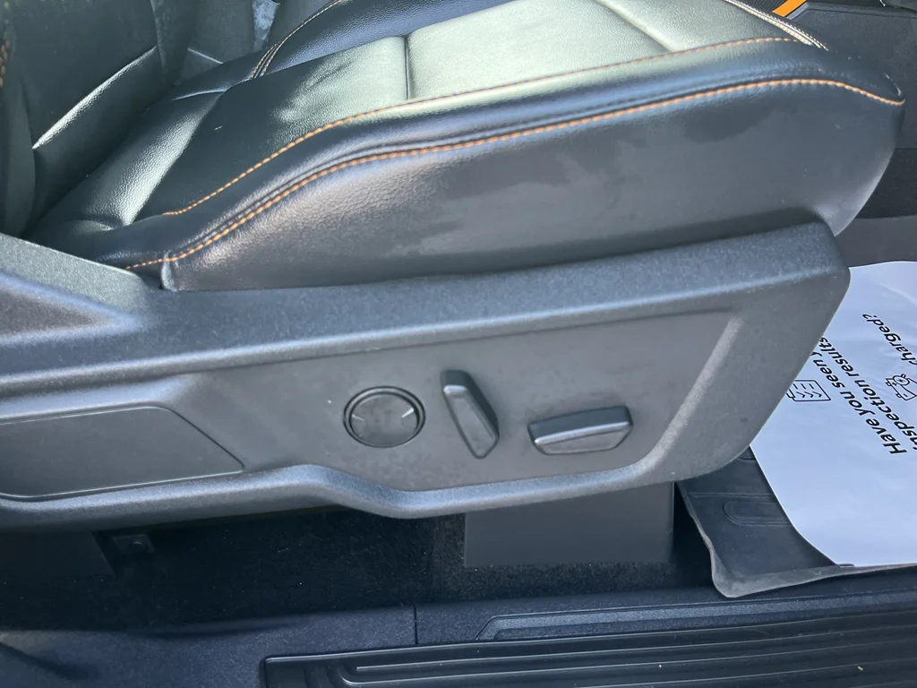 Used 2023 Iconic Silver Metallic Ford Badlands image 16