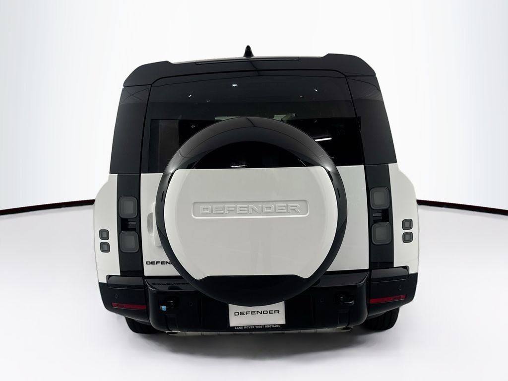 New 2026 Fuji White Land Rover X-Dynamic SE image 6
