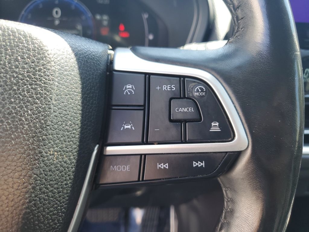 Used 2024 Cream Toyota XLE image 30
