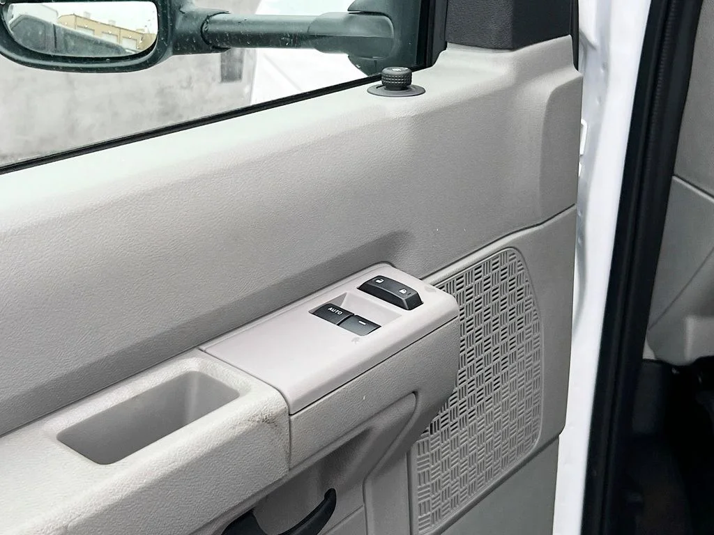 2025 Ford E-Series Cutaway Base - Photo 11
