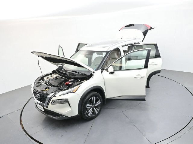 Used 2023 White Nissan SL image 36